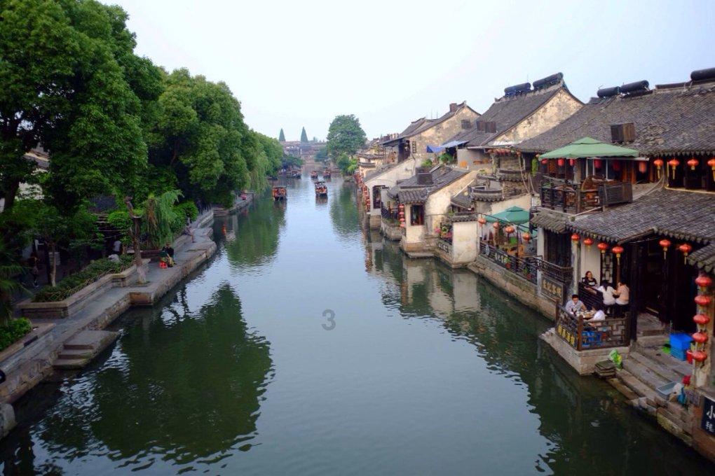 狂开脑洞：岳不群怎么做才能笑傲江湖？
